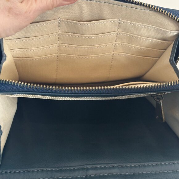 NWOT Minooy Athena crossbody bag in dark green - Picture 6 of 8